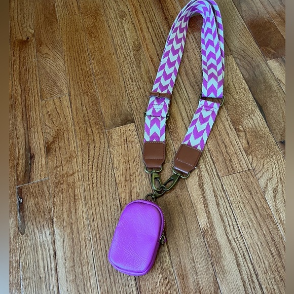 Universal Thread coin purse with adjustable crossbody chevron strap in magenta. - Picture 1 of 7